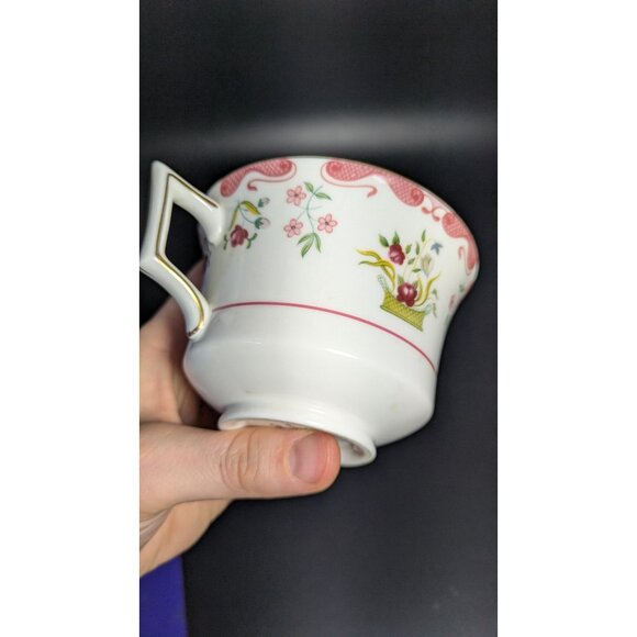 Wedgwood Williamsburg Bianca Bone China Tea Cup R4499 Floral Pattern Gold Trim - Picture 5 of 13